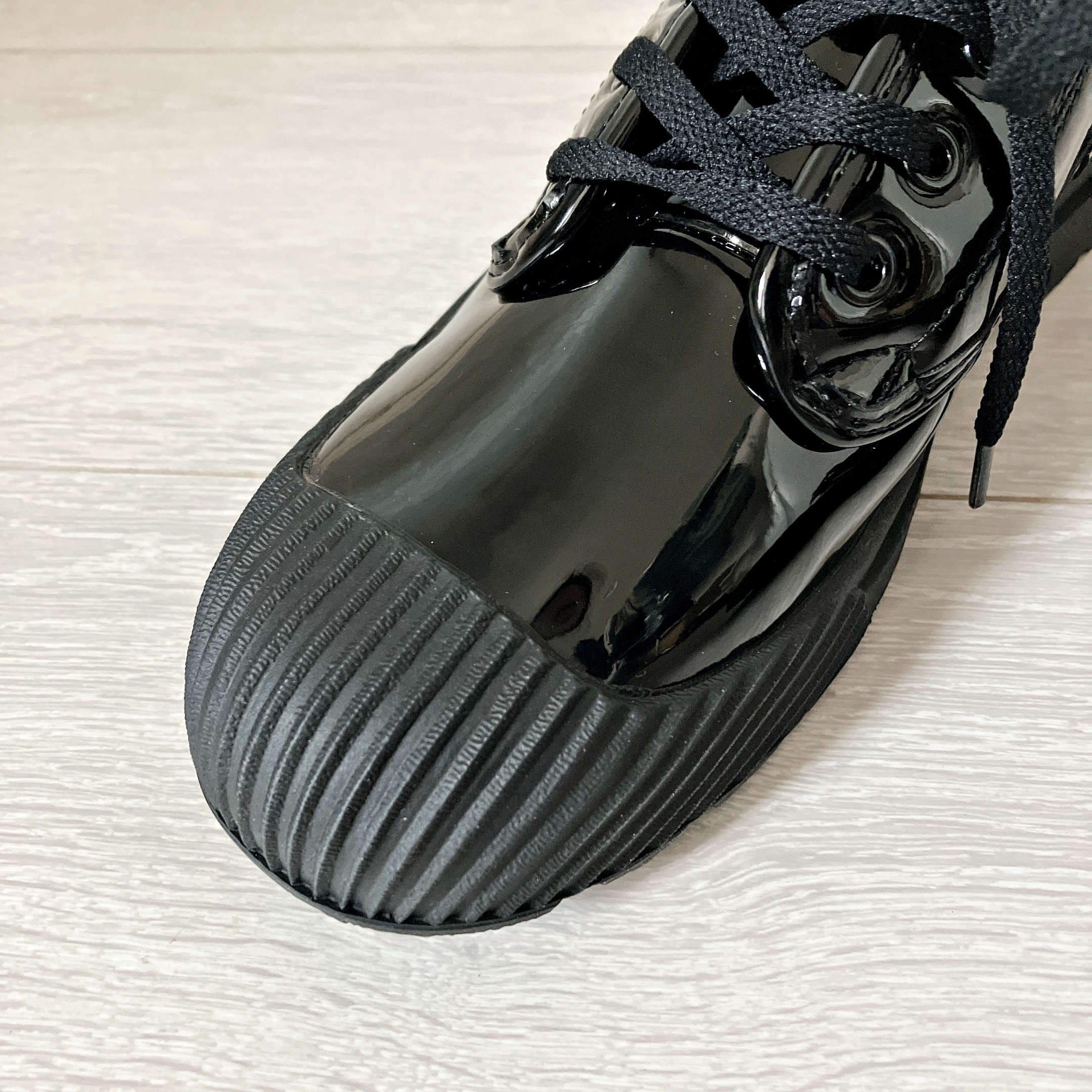 GU（ジーユー）のおすすめスニーカー「レインスニーカー」