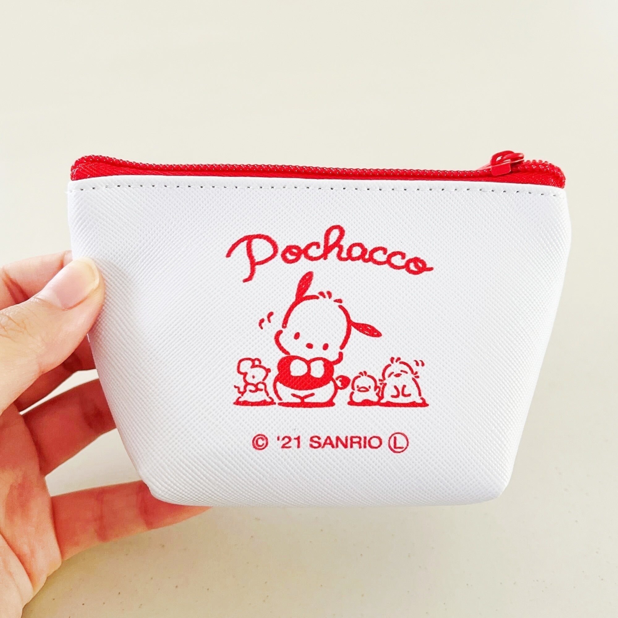 DAISO(ダイソー)のおすすめポーチ「ミニポーチ(舟形)ポチャッコ フェイス」