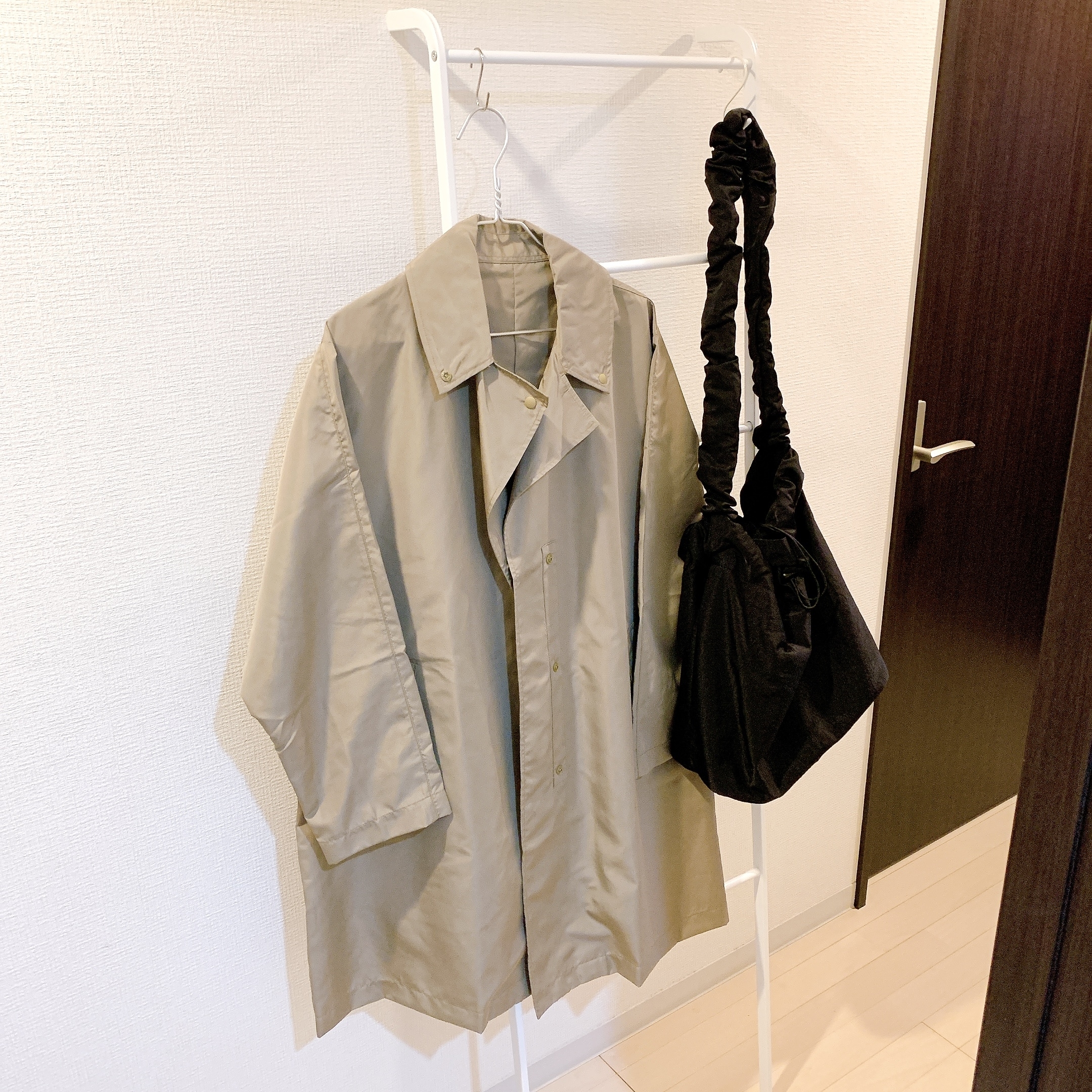 ニトリのおすすめの便利グッズ「ラダーハンガーフレーム（ホワイト）」