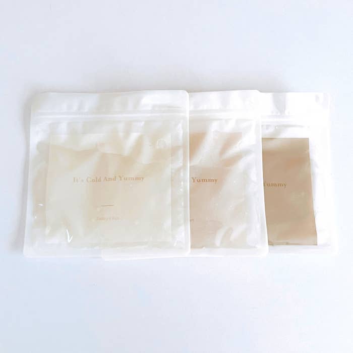 3COINS（スリーコインズ）のオススメグッズ「保冷ジェル保存袋3枚セット／KITINTO」