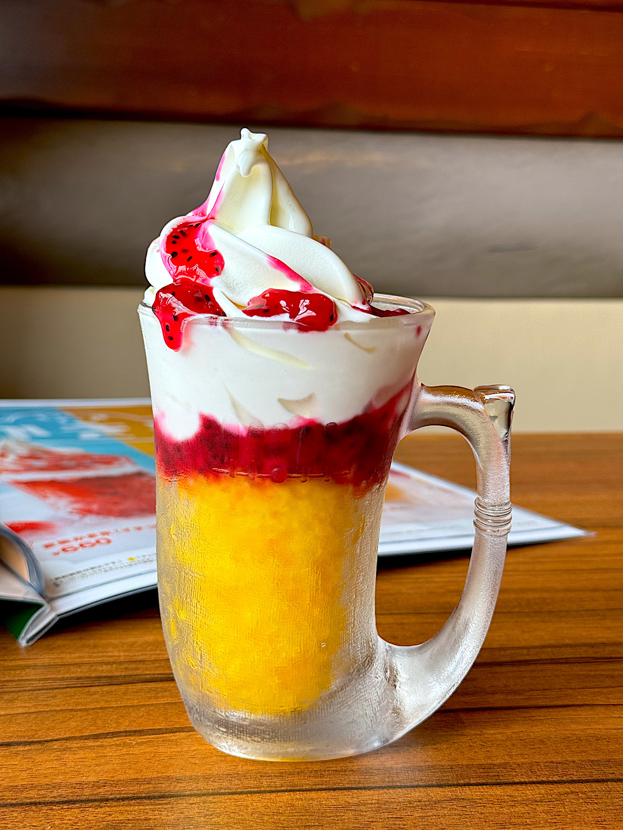 びっくりドンキーのおすすめスイーツ「夏雲かき氷(トロピカル)」