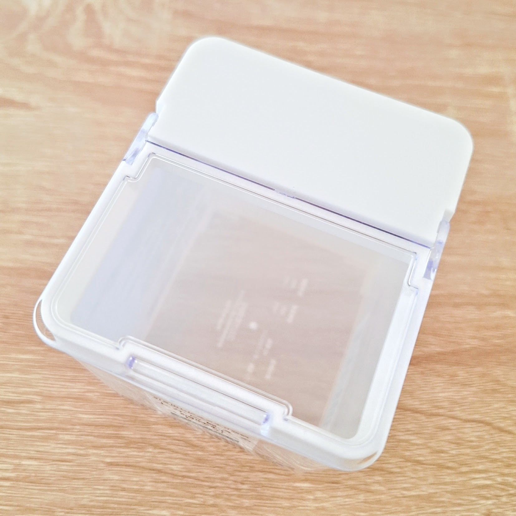 DAISO(ダイソー)のおすすめ便利グッズ「上から見える調味料ストッカー」