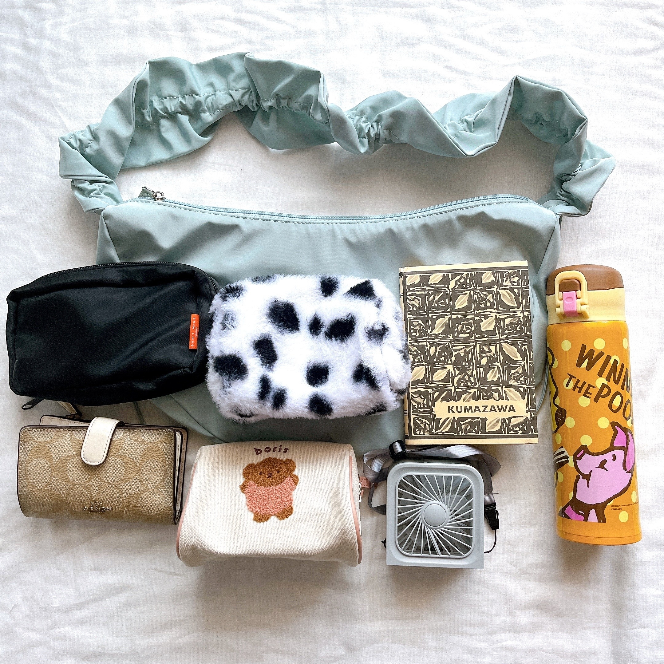 グローバルワークのオススメのバッグ「撥水軽量シャーリング2WAYショルダー」