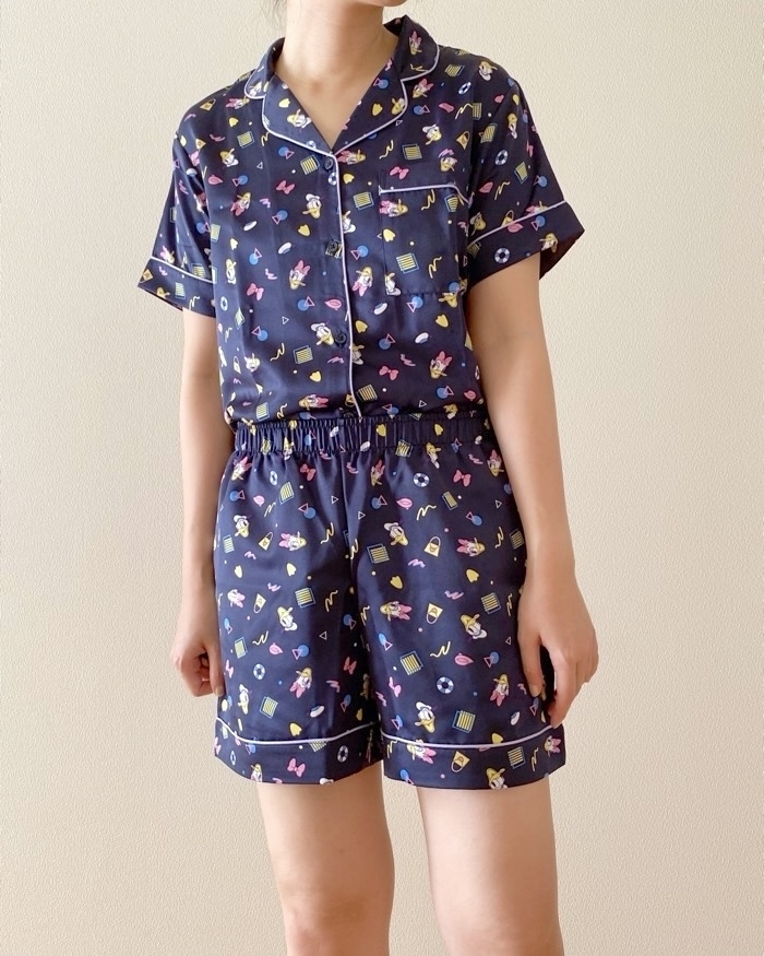 GU（ジーユー）のおすすめファッションアイテム「サテンパジャマ（半袖＆ショートパンツ）Disney」