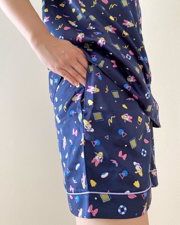 GU（ジーユー）のおすすめファッションアイテム「サテンパジャマ（半袖＆ショートパンツ）Disney」