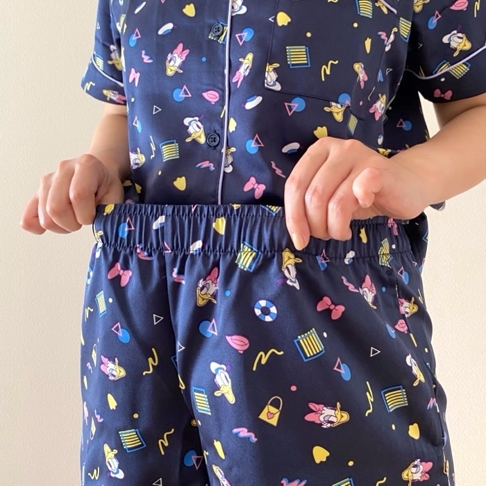 GU（ジーユー）のおすすめファッションアイテム「サテンパジャマ（半袖＆ショートパンツ）Disney」