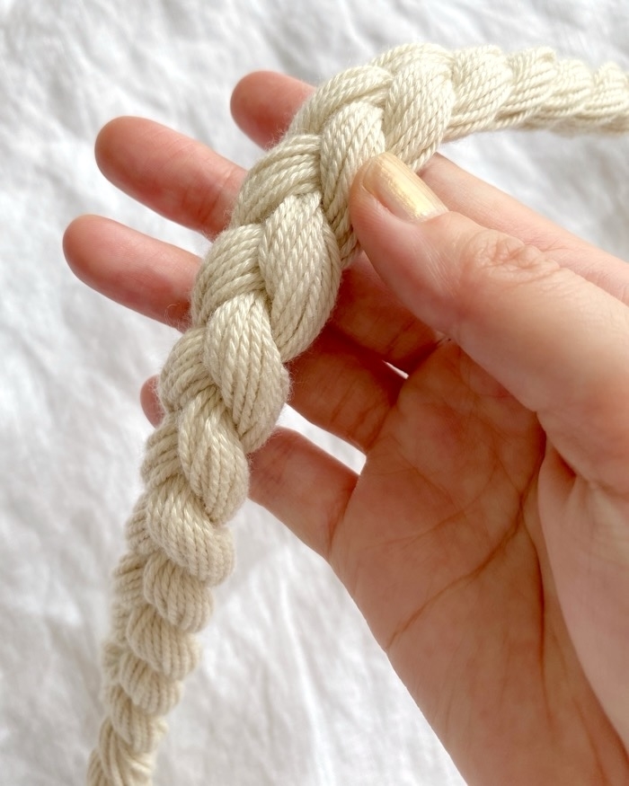 ZARA（ザラ）のおすすめバッグ「マクラメショルダーバッグ」