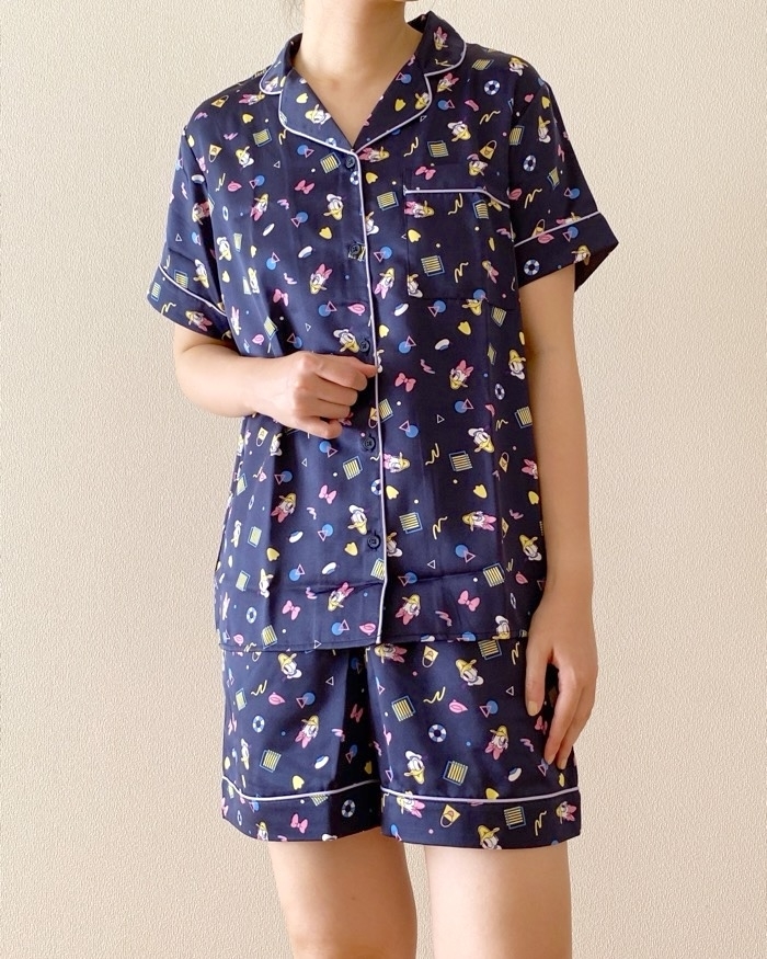 GU（ジーユー）のおすすめファッションアイテム「サテンパジャマ（半袖＆ショートパンツ）Disney」
