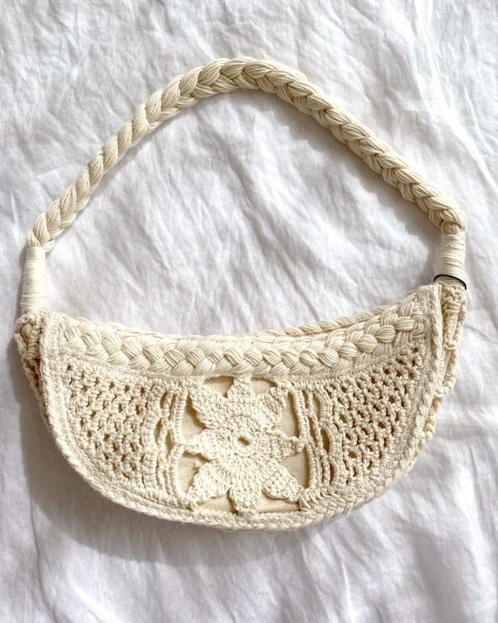 ZARA（ザラ）のおすすめバッグ「マクラメショルダーバッグ」