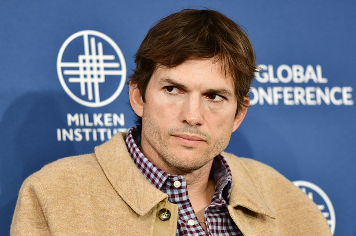 Source Slams Ashton Kutcher & Mila Kunis Breakup Rumors