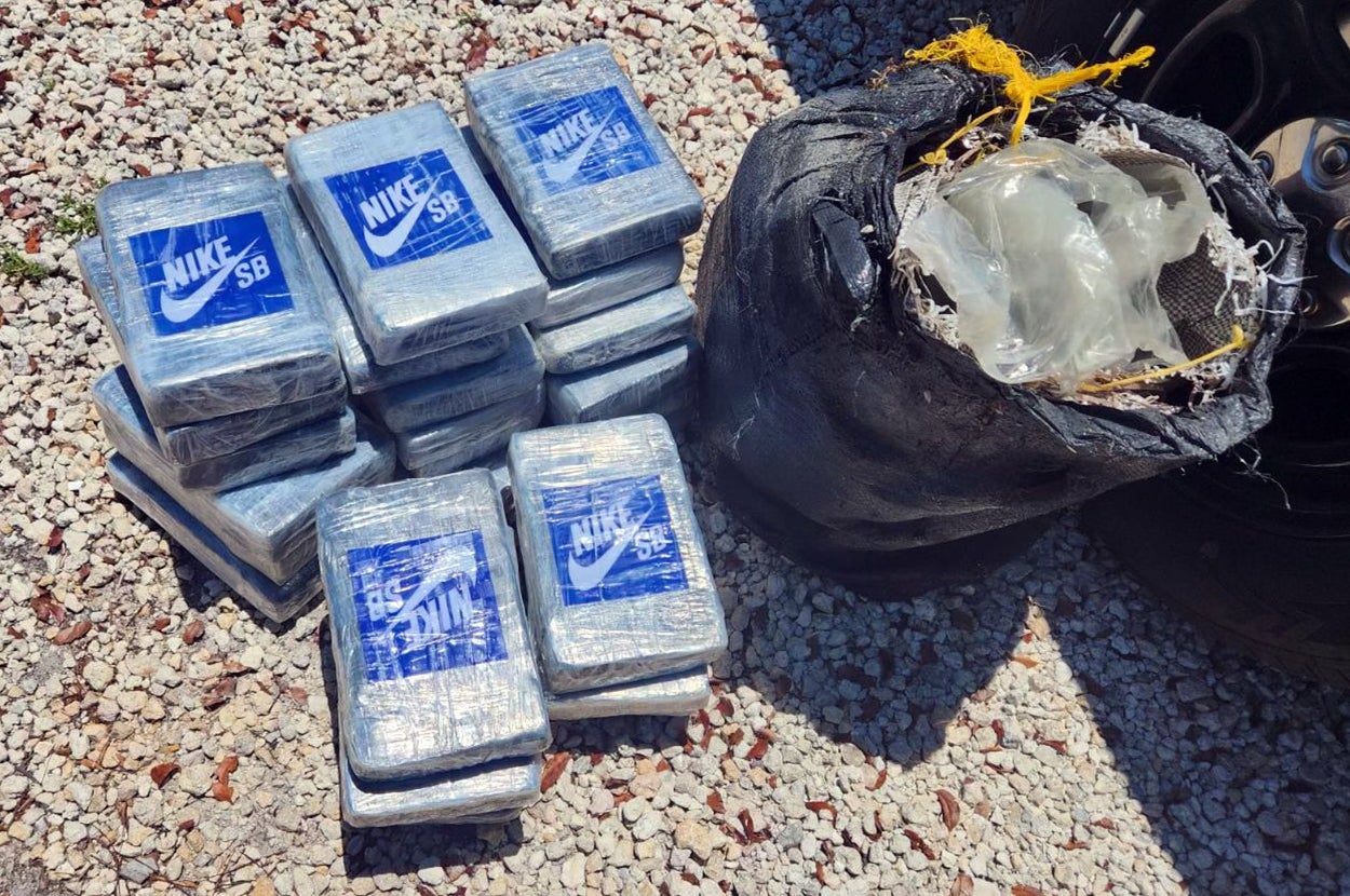 Divers Find $1 Million Worth of Nike SB-Stamped Cocaine in Florida - Vimarsana News