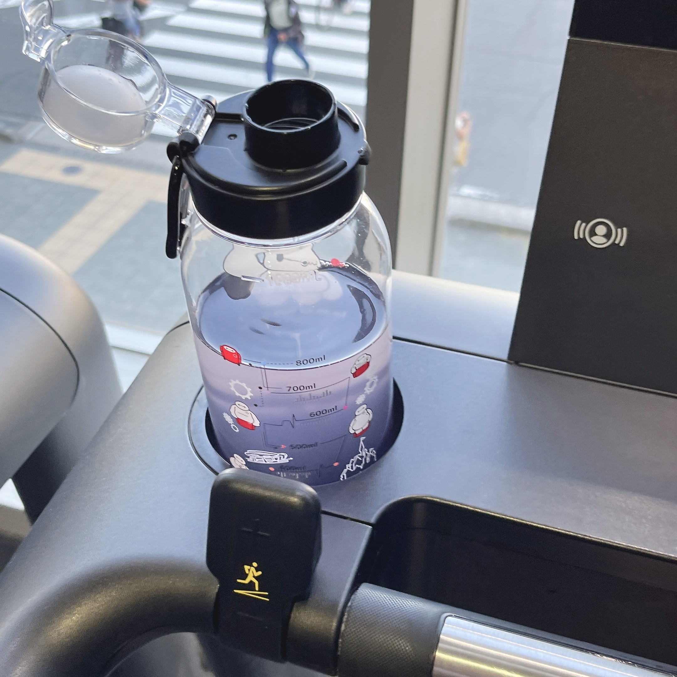 ディズニーランドのおすすめおみやげ「ドリンクボトル1.05L ベイマックス」