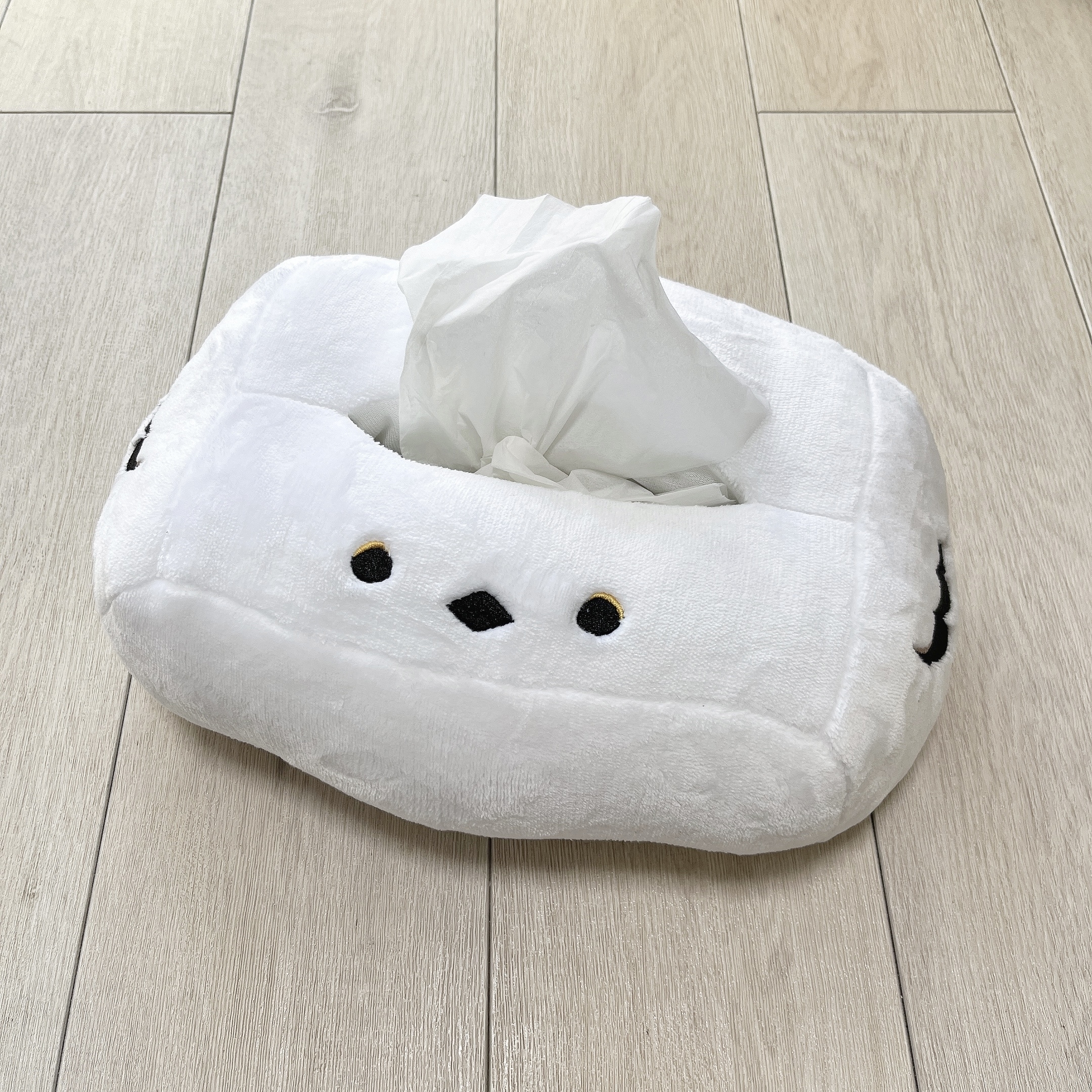 ニトリのおすすめ便利グッズ「ぼく、シマエナガ。 ティッシュケース（ホワイト）」