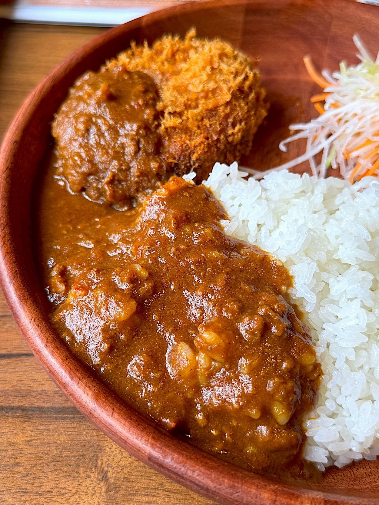 びっくりドンキーのおすすめメニュー「メンチカツカレーディッシュ」