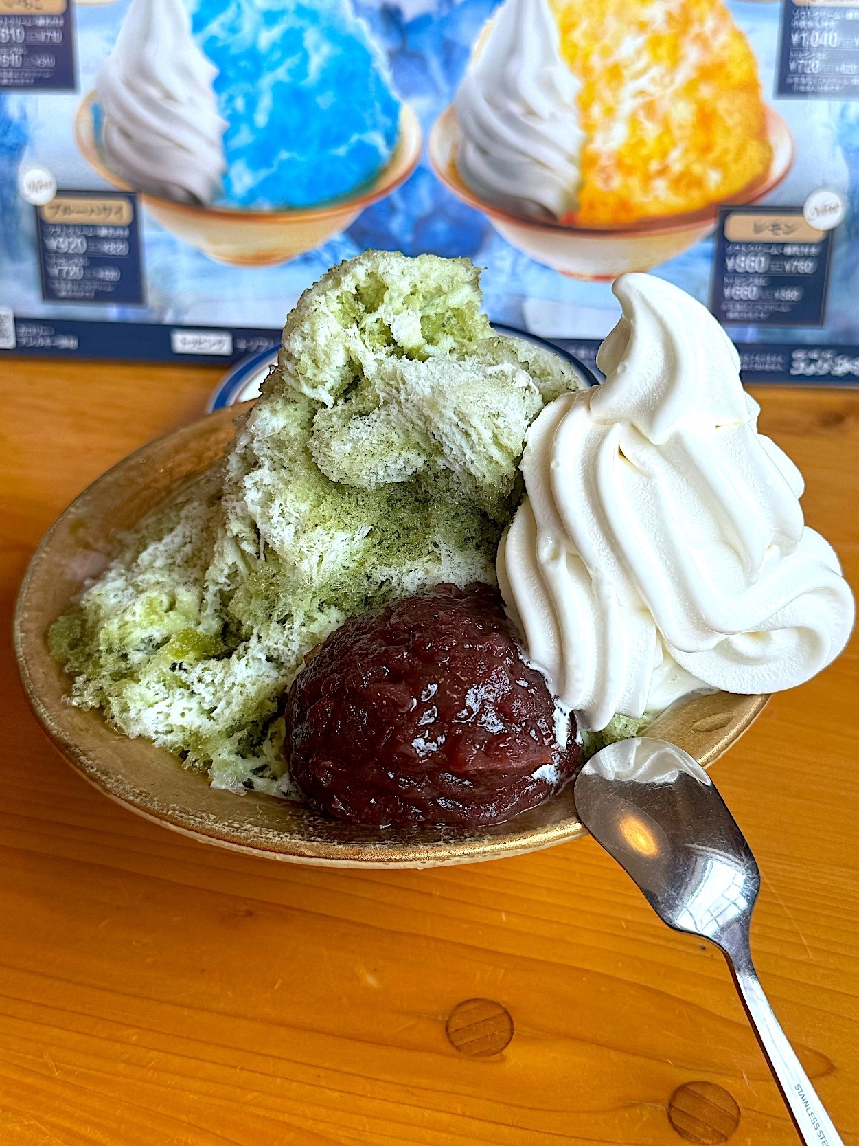 コメダ珈琲店のおすすめスイーツ「宇治抹茶氷」