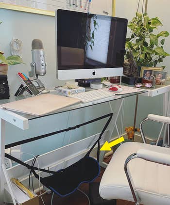 another reviewer shows home office setup with foot hammock attached to desk