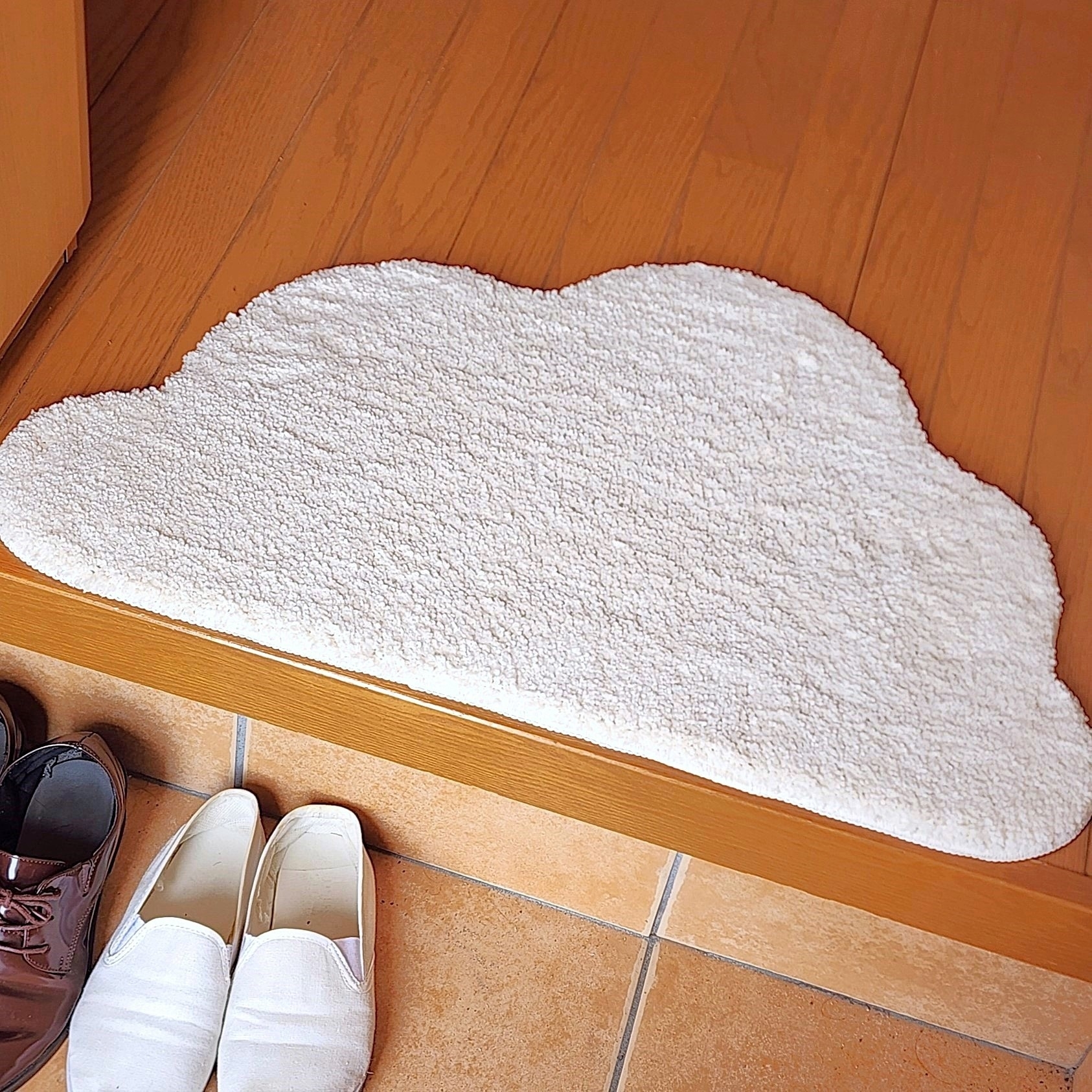 ニトリのおすすめインテリア「フロアマット 45×75cm （くも）」