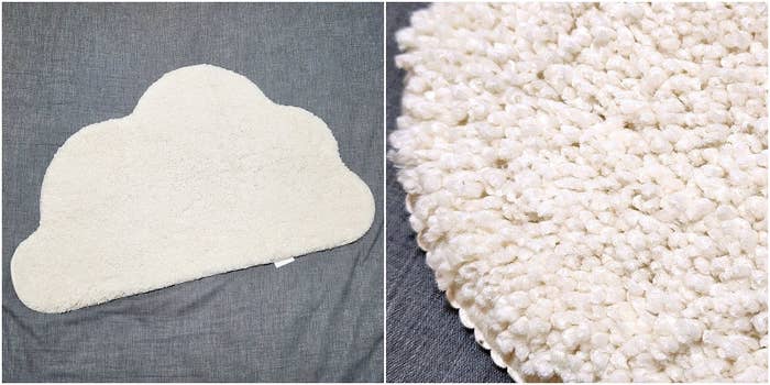 ニトリのおすすめインテリア「フロアマット 45×75cm （くも）」