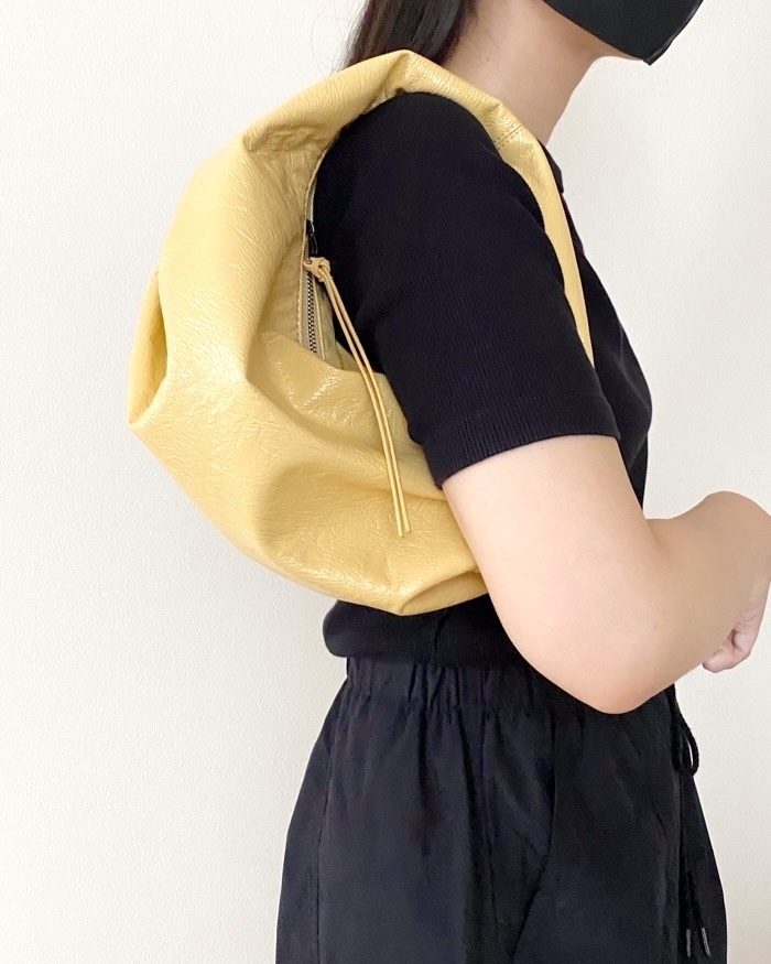 ZARAのオススメのバッグ「ショルダーバッグ」