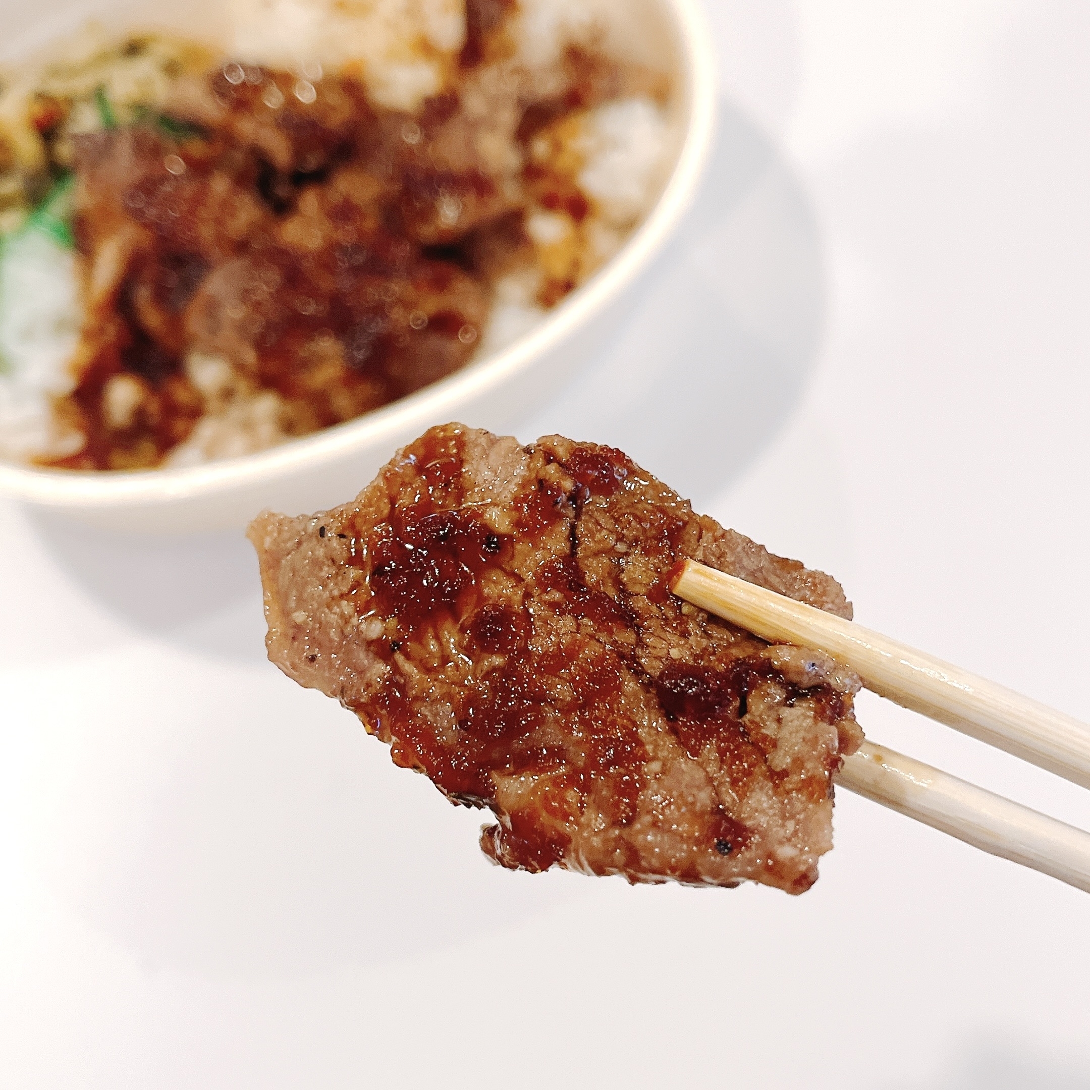 ほっともっとのオススメの弁当「~もち麦ごはんのミニ弁当~ もちミニ ハーフ・カットステーキ弁当」