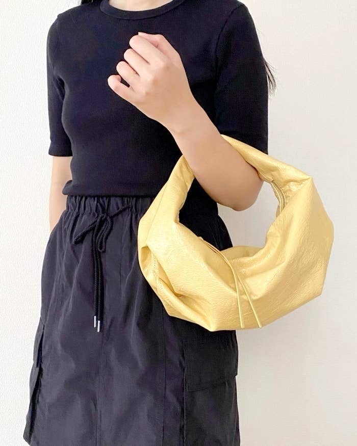 ZARAのオススメのバッグ「ショルダーバッグ」