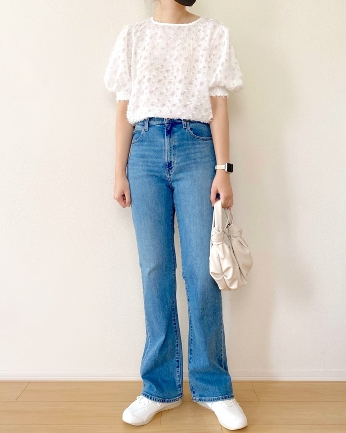 GUのオススメのブラウス「カットジャカードブラウス(5分袖)Z+E」のコーディネート