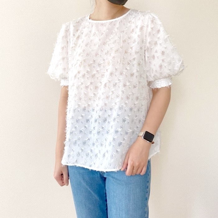 GUのオススメのブラウス「カットジャカードブラウス(5分袖)Z+E」