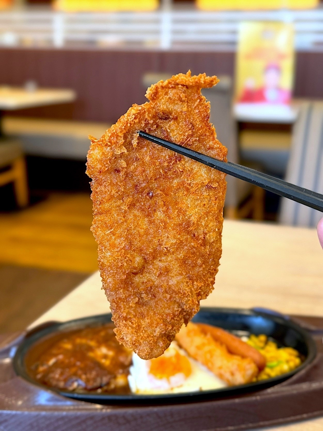 ガストのおすすめてんこ盛りメニュー「鉄板ハンバーグ元気盛り」