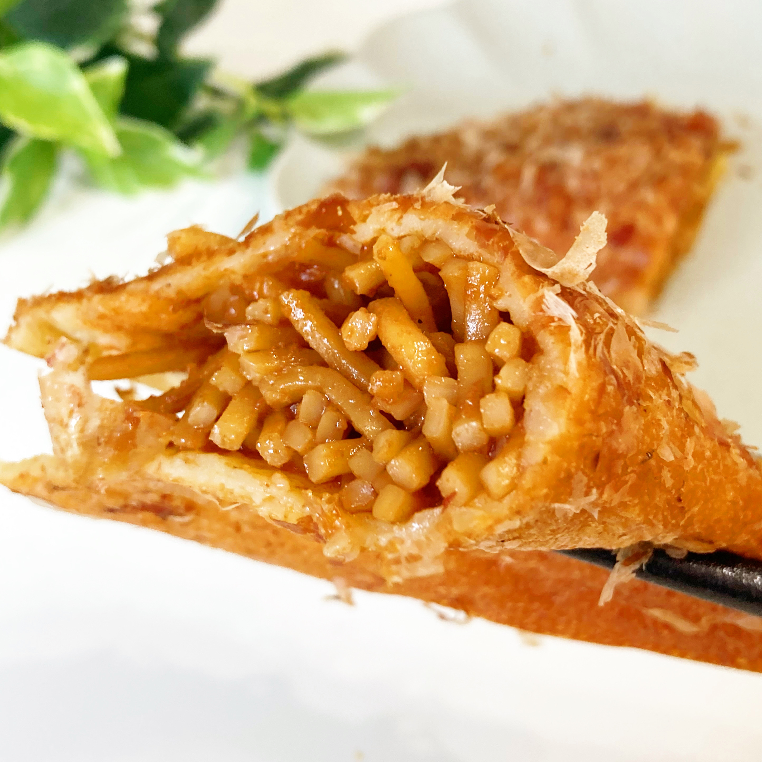 セブン-イレブンのおすすめ商品「もちもち食感 お好み焼きパン2003年」