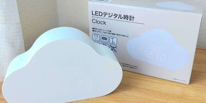 ニトリのおすすめグッズ「デコホーム商品 LEDデジタル時計（クラウドガタ S758）」