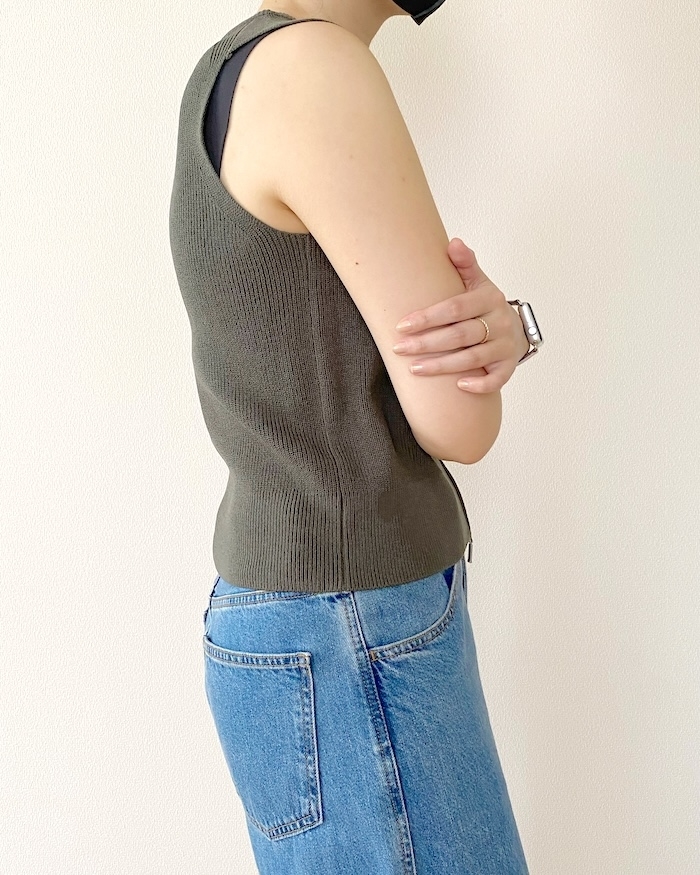 GUのオススメのトップス「ダブルジップセーター（ノースリーブ）」