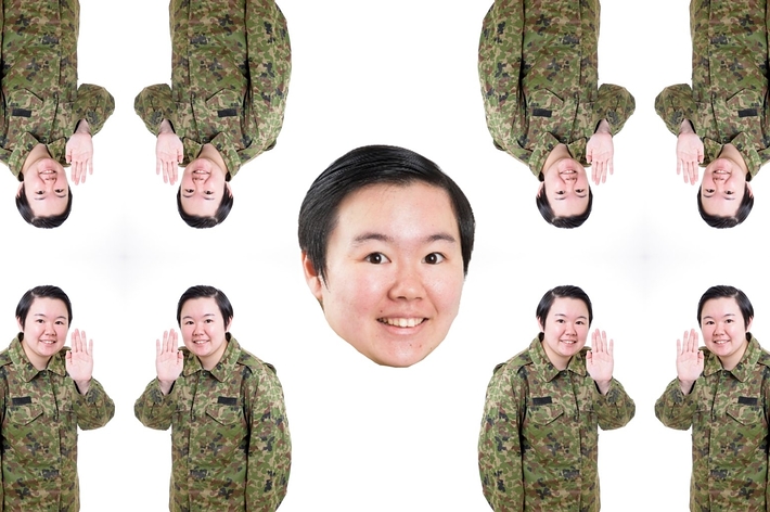 軍服姿の人物の写真が3組対称配置され、中央に人物の顔が大きく配置されています。