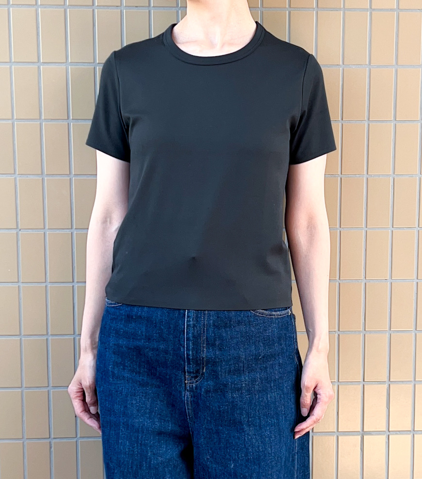 UNIQLO（ユニクロ）のおすすめひんやりアイテム「ウルトラストレッチエアリズムT」