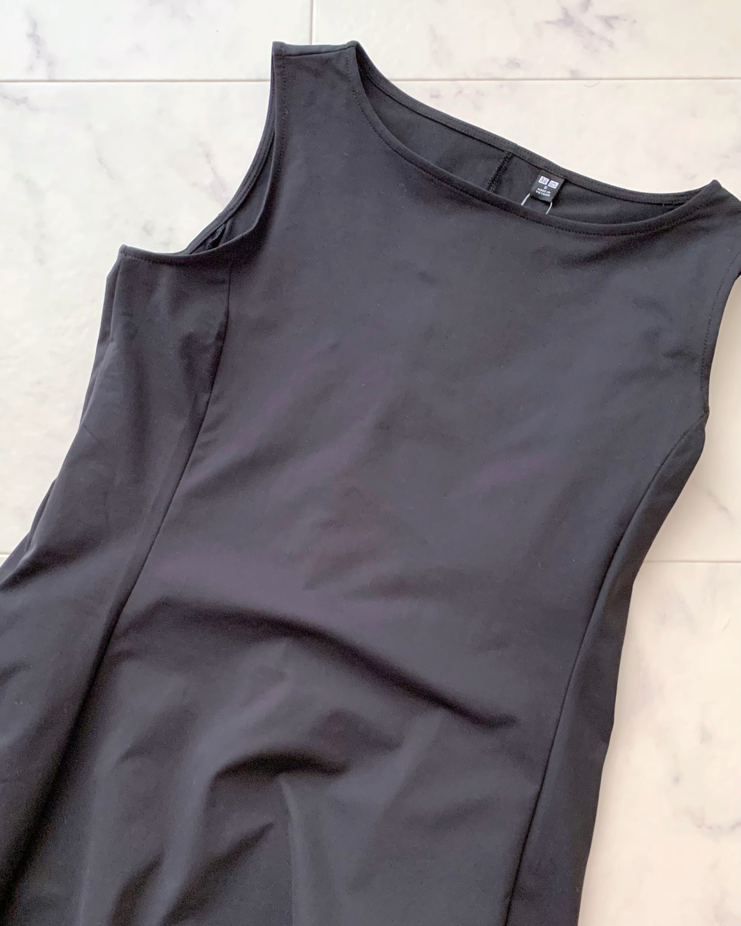 UNIQLO(ユニクロ)のおすすめひんやりアイテム「ウルトラストレッチエアリズムワンピース」