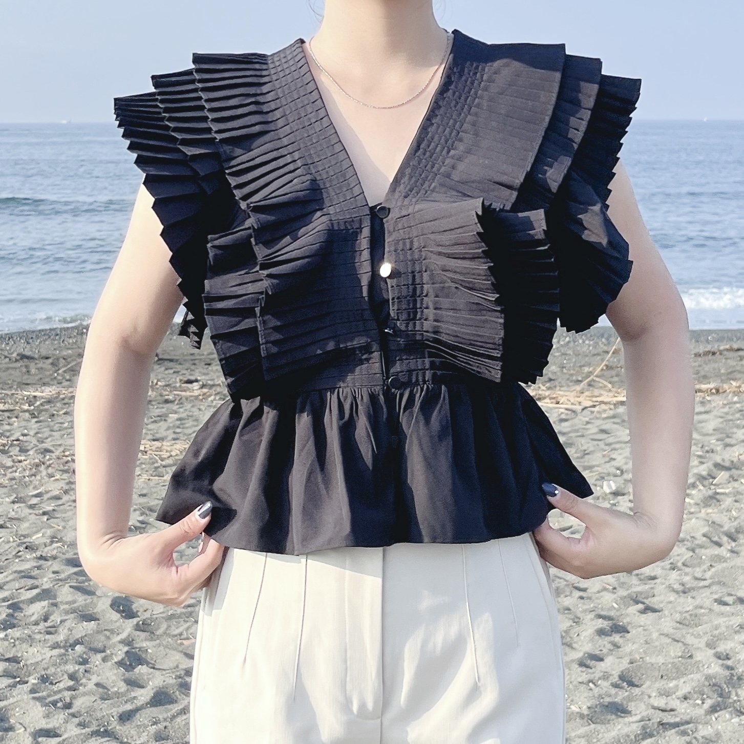 I_am(アイアム)のおすすめトップス「ショルダープリーツフリルブラウス」