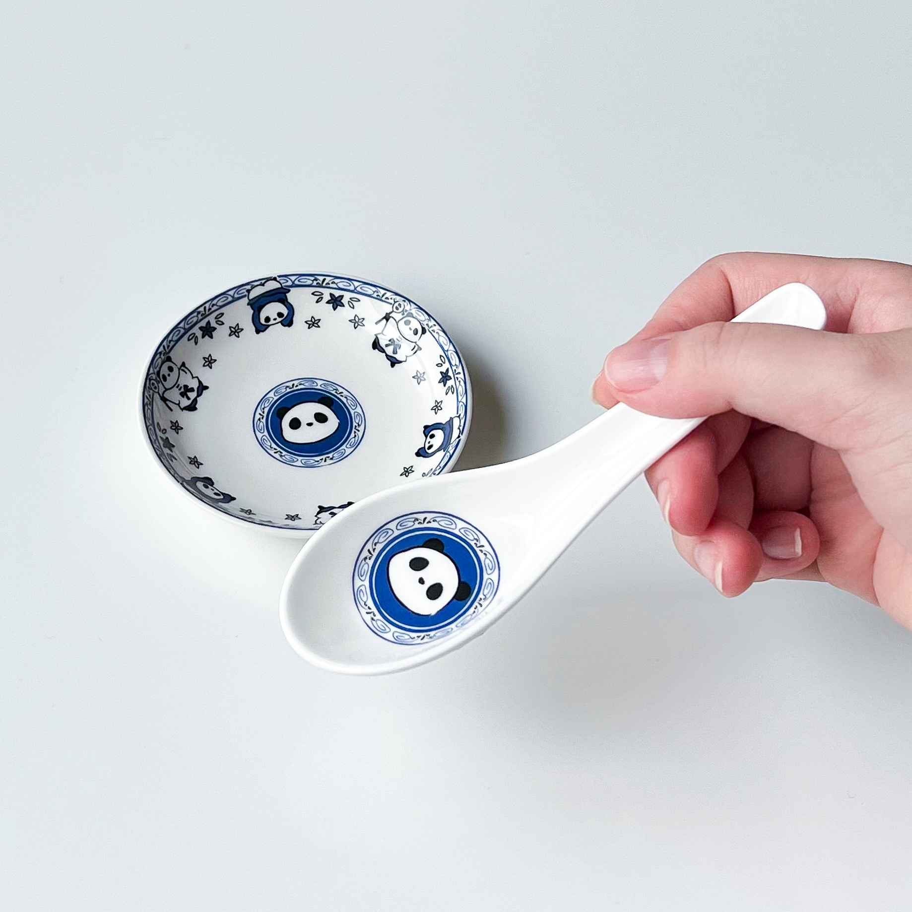 CanDo（キャンドゥ）のおすすめ食器「唐子パンダ プレートS」「唐子パンダ レンゲ」