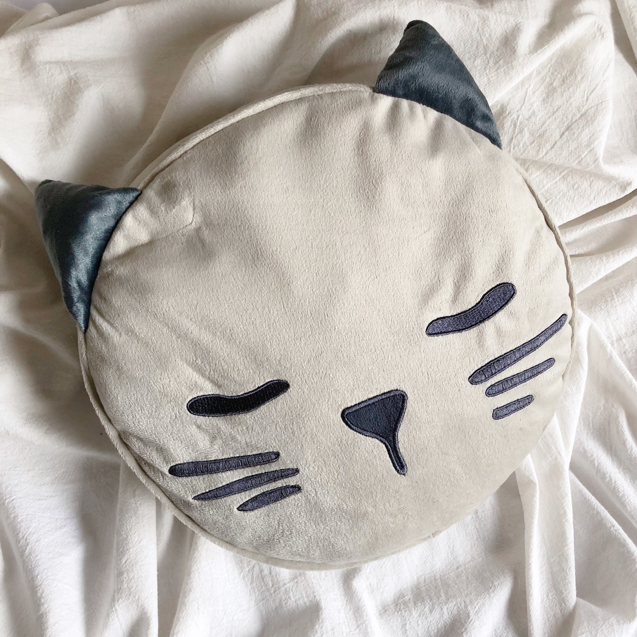 イケアのおすすめグッズ「BARNDRÖM バーンドローム クッション」