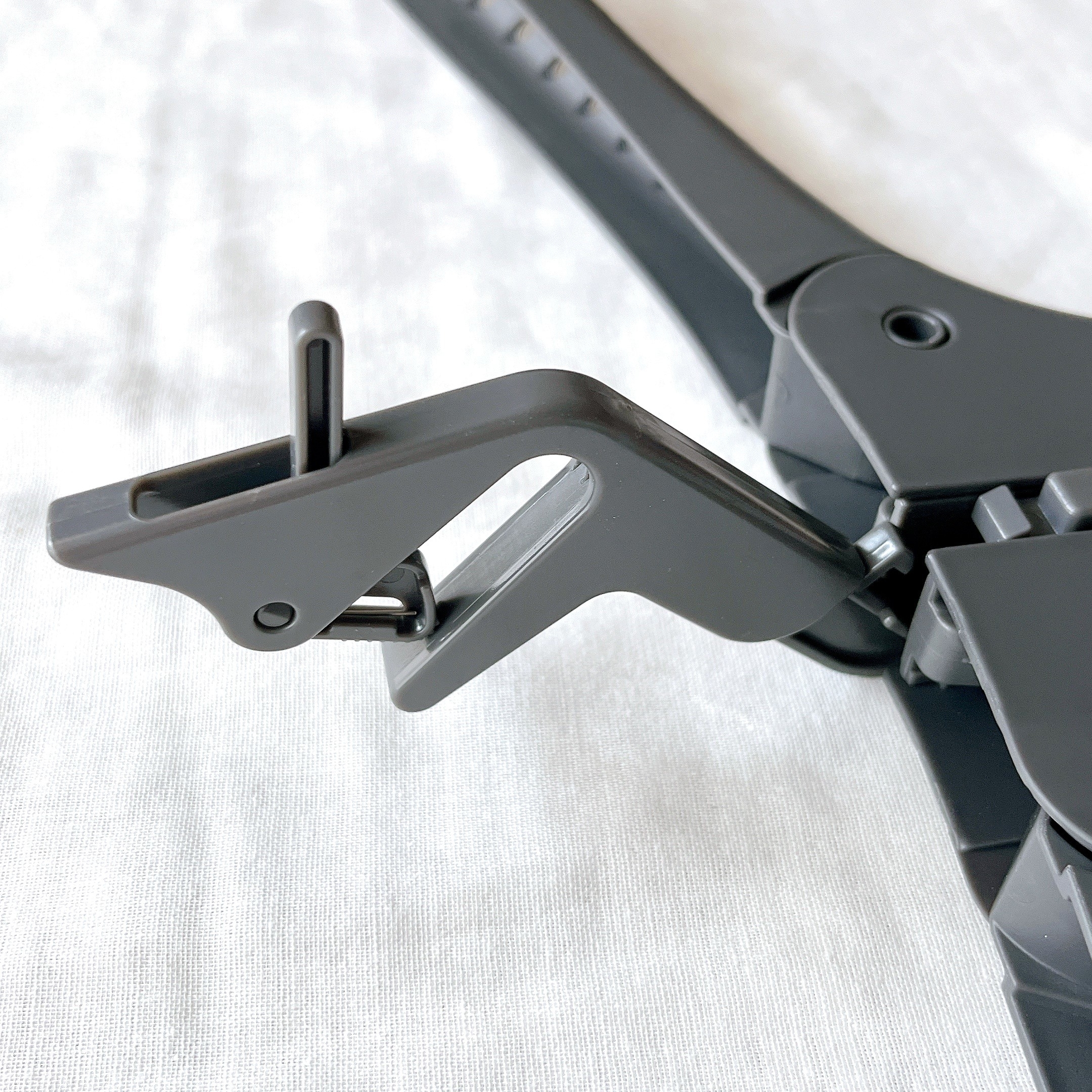 カインズのオススメのハンガー「ワンタッチワイシャツハンガー」