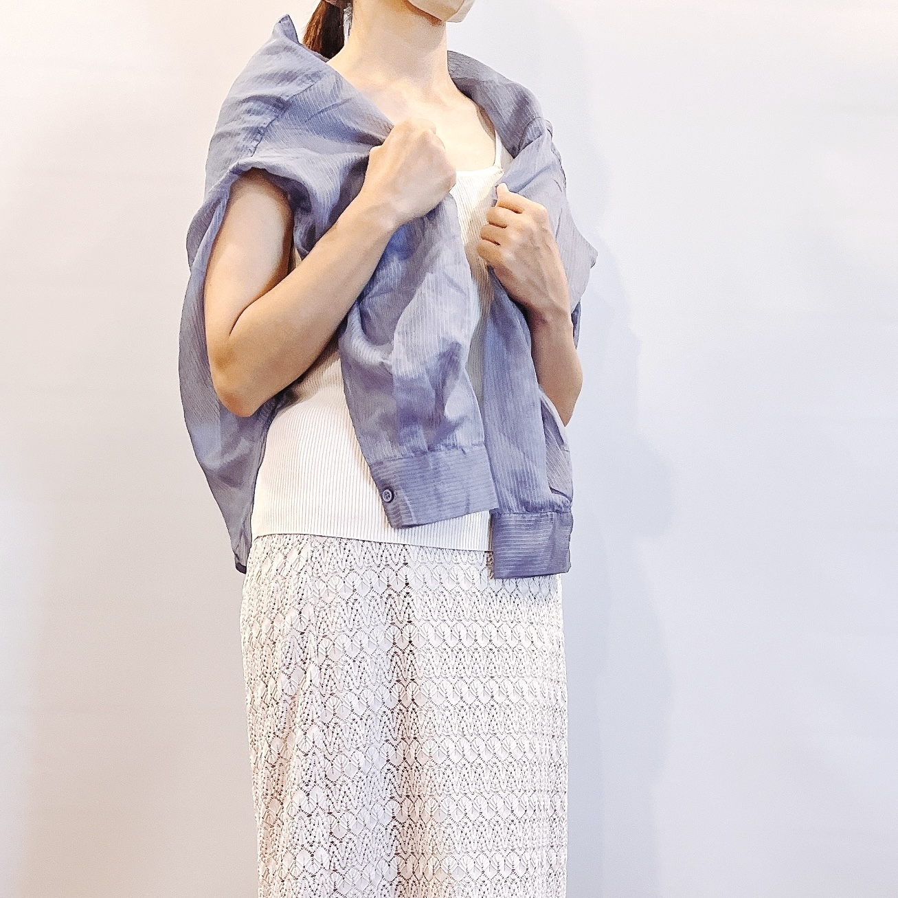 しまむらのおすすめファッションアイテム「シアーストライプシシュウSH」