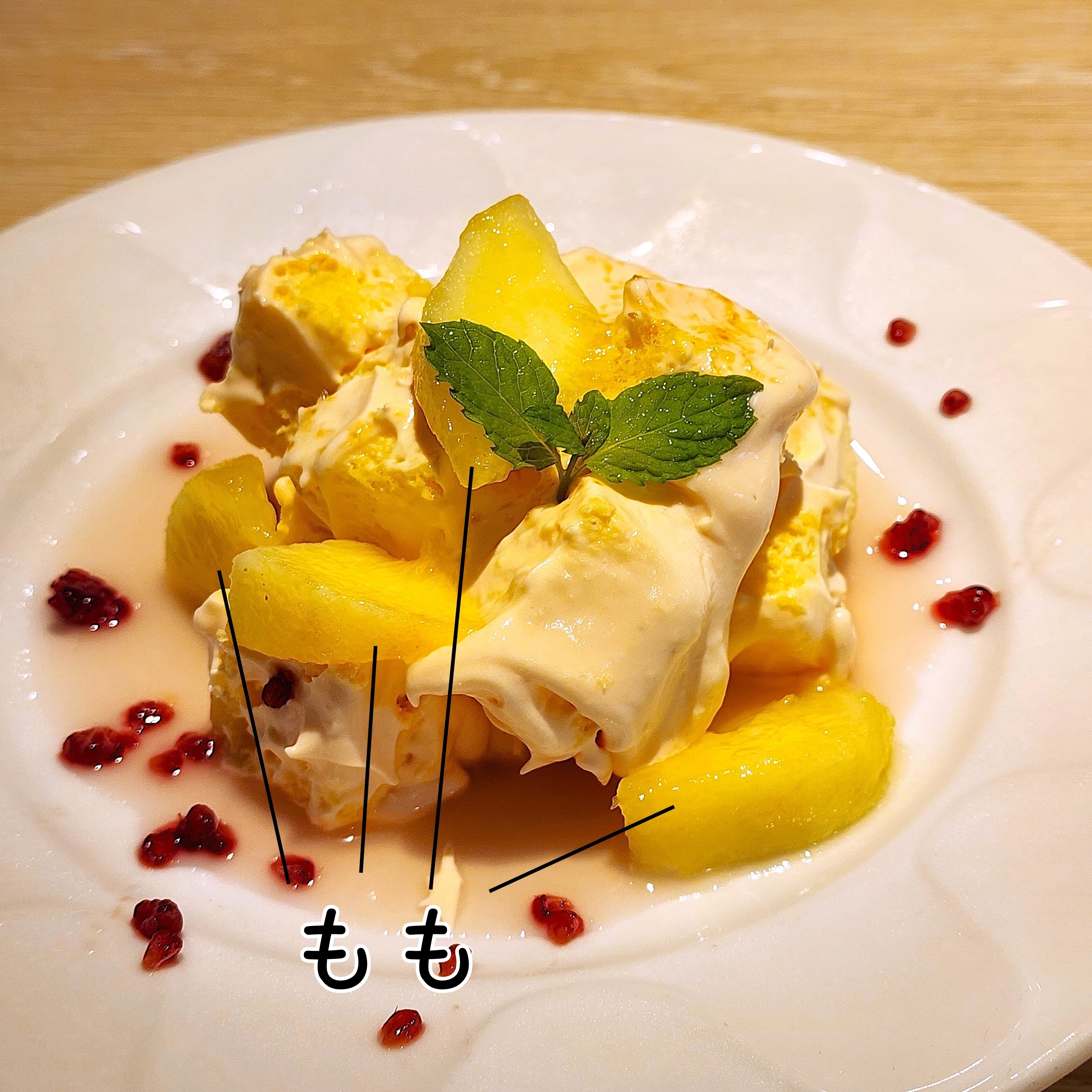 Denny's’（デニーズ）のおすすめスイーツ「フレッシュ桃のふんわりショートケーキ」