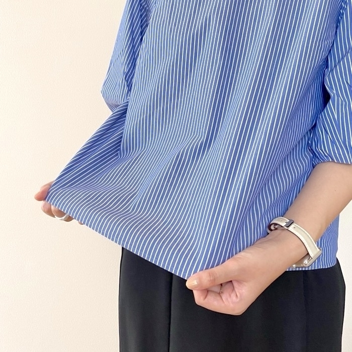 無印良品のさらっと着られる快適ブラウス「婦人 乾きやすいブロード 五分袖ブラウス」