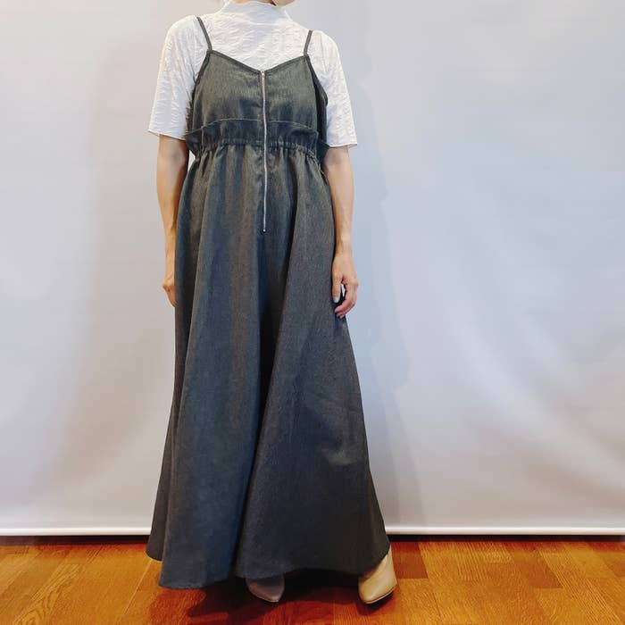 しまむらのおすすめファッションアイテム「フリルキャミワンピース」