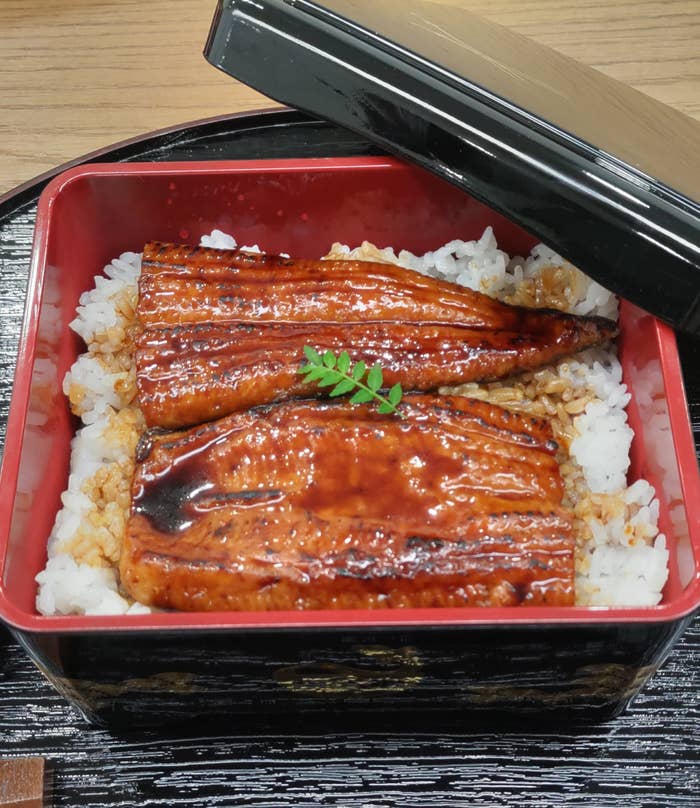 プラントベースうなぎを使ったうな重　時事