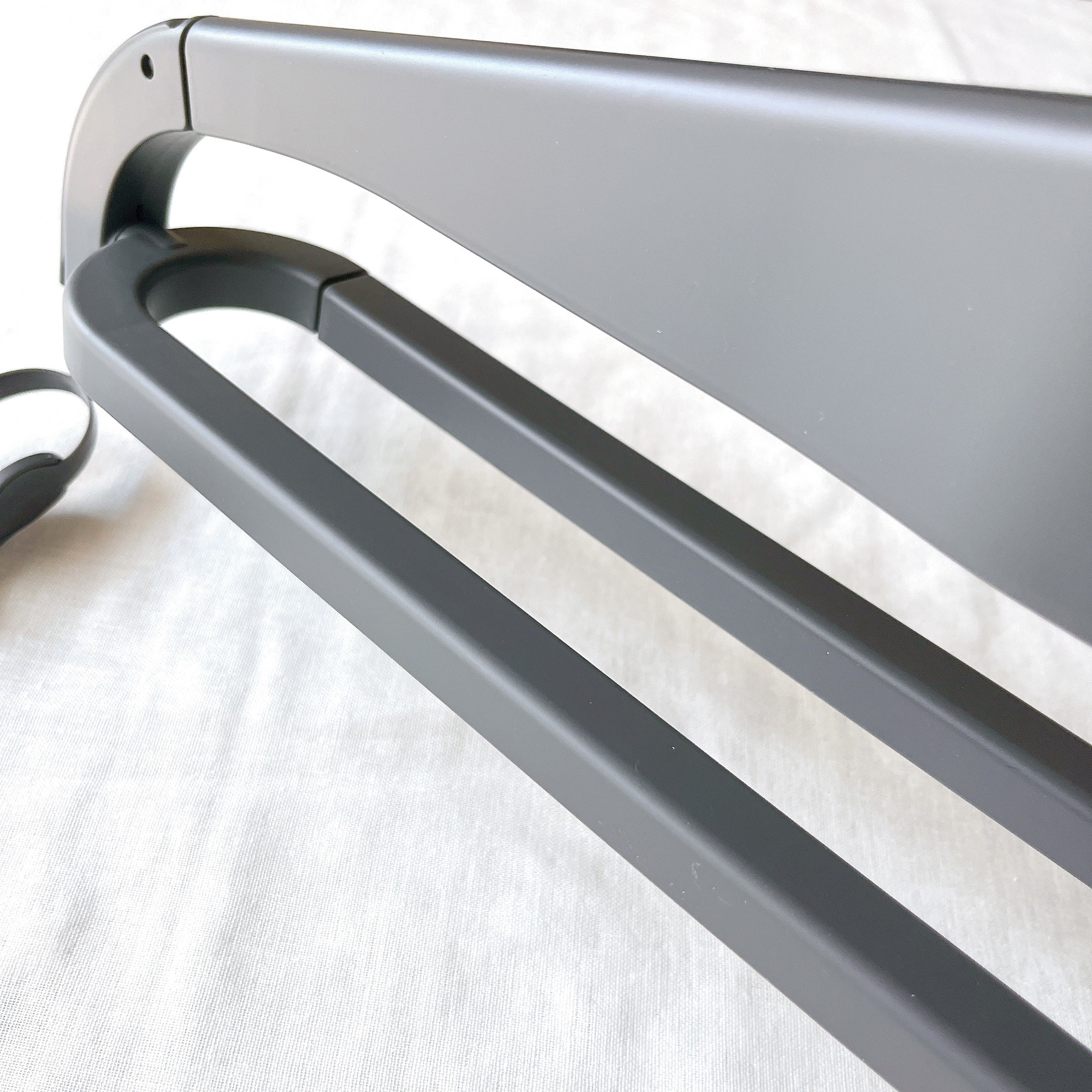 カインズのオススメのハンガー「乾きやすい スライドインテリア 洗濯ハンガー 引っ張って取り込みやすいピンチつき」