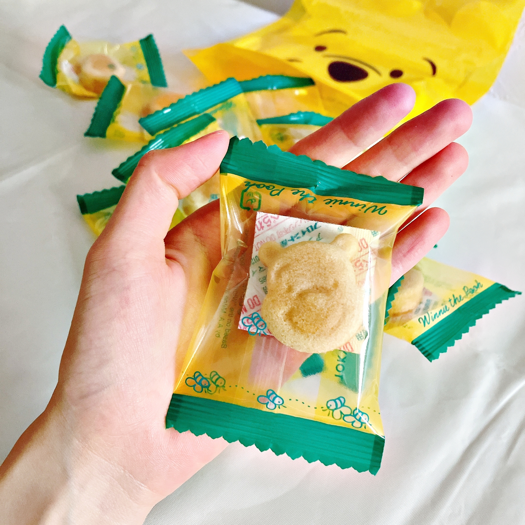 ディズニーランドのかわいいお菓子「メイプルフィナンシェ 袋 プー」