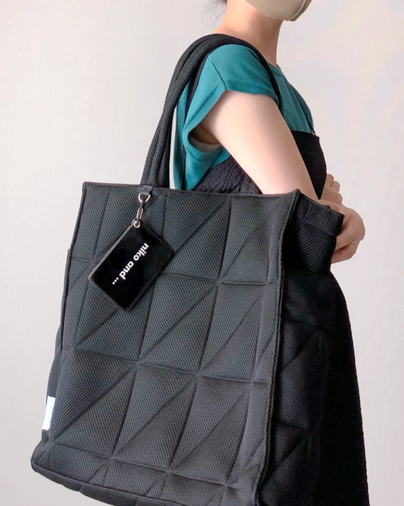 ニコアンドのおすすめバッグ「オリジナルアソートマルチトートバッグL」