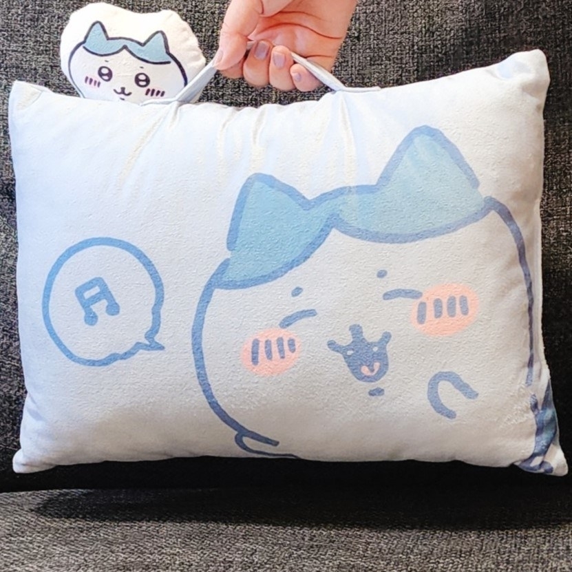 NITORI（ニトリ）のおすすめキャラクター枕「なんか小さくてかわいいまくら （ハチワレ）」