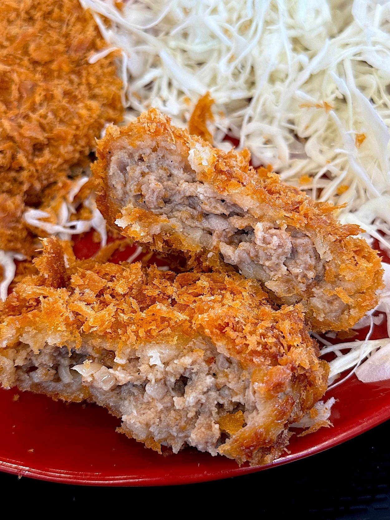 かつやのおすすめメニュー「メンチカツ定食」