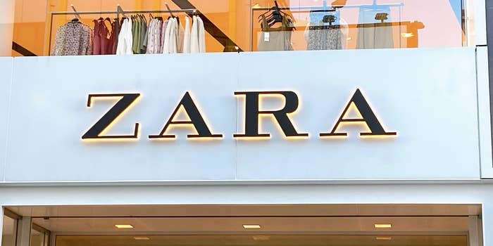 ZARA（ザラ）のおすすめファッションアイテム「ウォレット付きクロスボディバッグ」