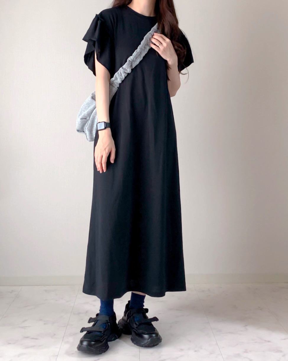 しまむらのおすすめファッションアイテム「TT*ソデフリルフレンチOP」のコーディネート